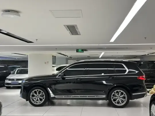 BMW X7 2024 (25000 км)