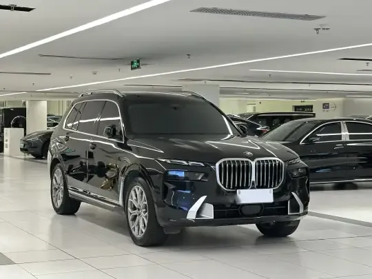 BMW X7 2024 (25000 км)