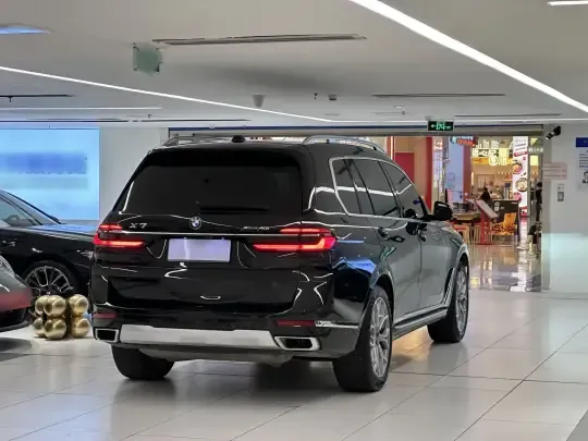 BMW X7 2024 (25000 км)