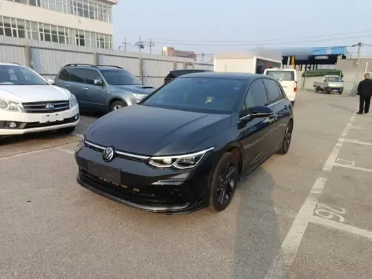 Volkswagen Golf 2024 (10600 км)