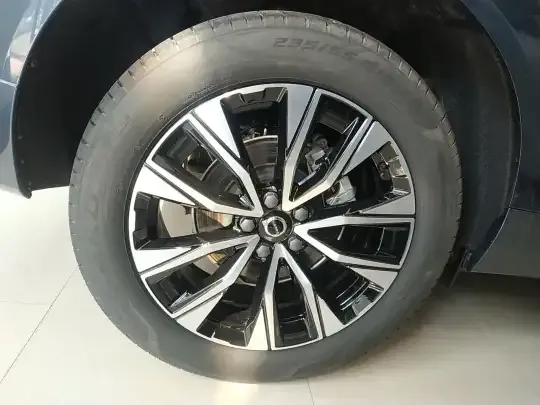 Volvo XC60 2025 (3600 км)