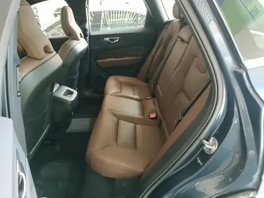 Volvo XC60 2025 (3600 км)