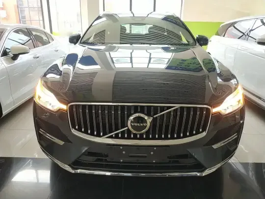 Volvo XC60 2025 (3600 км)