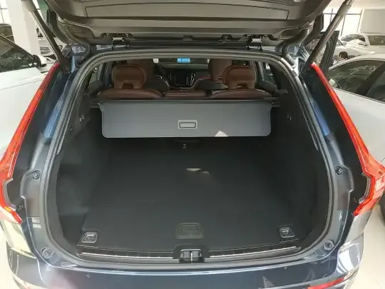Volvo XC60 2025 (3600 км)