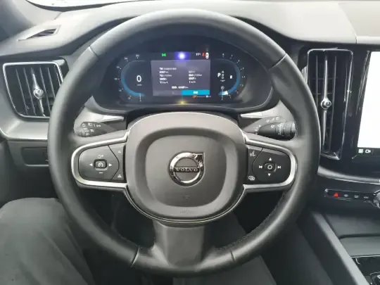 Volvo XC60 2025 (10000 км)