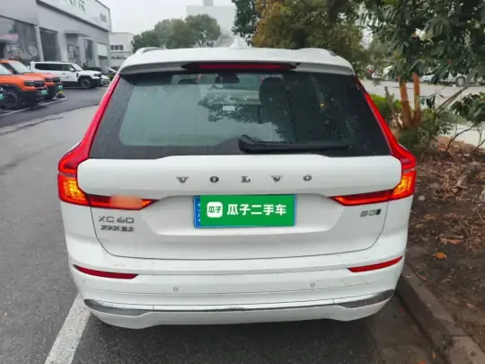 Volvo XC60 2025 (10000 км)