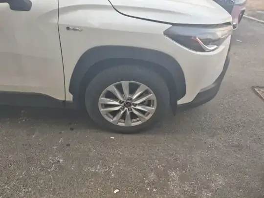 Toyota Corolla Cross 2024 (300 км)