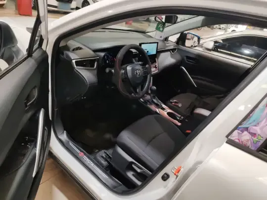 Toyota Corolla Cross 2024 (10900 км)