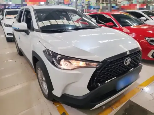 Toyota Corolla Cross 2024 (10900 км)