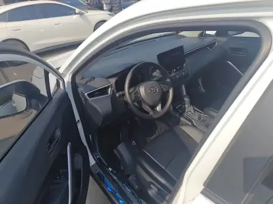Toyota Corolla Cross 2024 (9700 км)