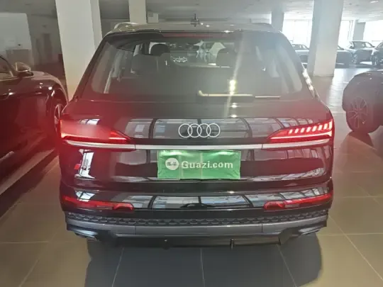 Audi Q7 2024 (1500 км)