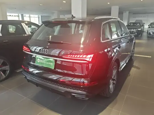 Audi Q7 2024 (1500 км)