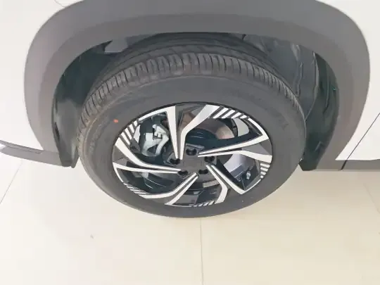 Geely Auto Emgrand X7 Sport 2024 (100 км)