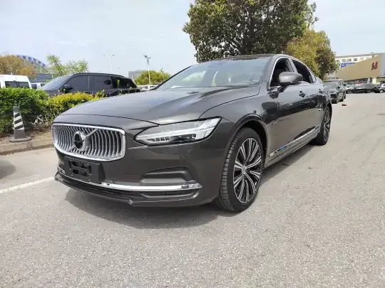 Volvo S90 2025 (2900 км)