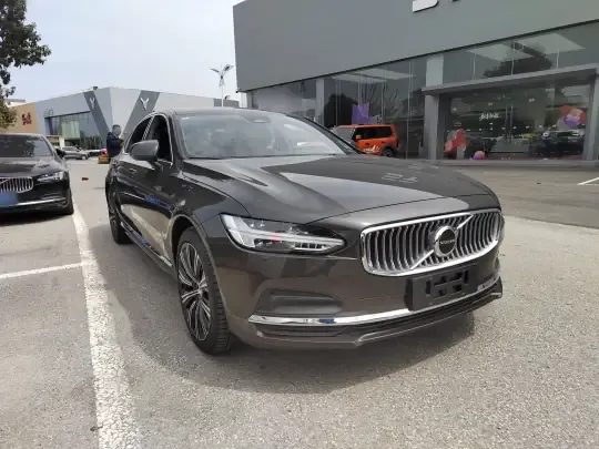 Volvo S90 2025 (2900 км)