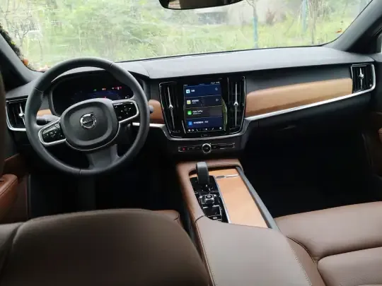 Volvo S90 2025 (8600 км)