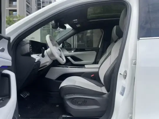 Volkswagen Tiguan L 2024 (8800 км)