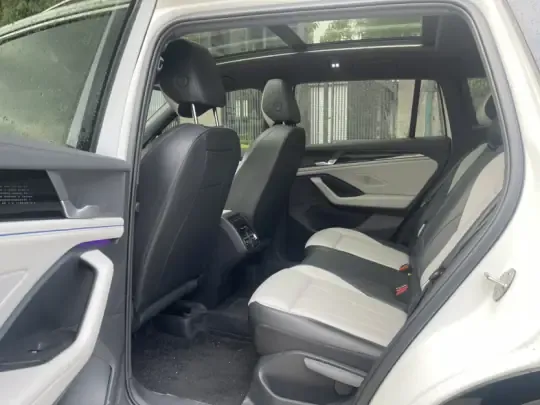 Volkswagen Tiguan L 2024 (8800 км)