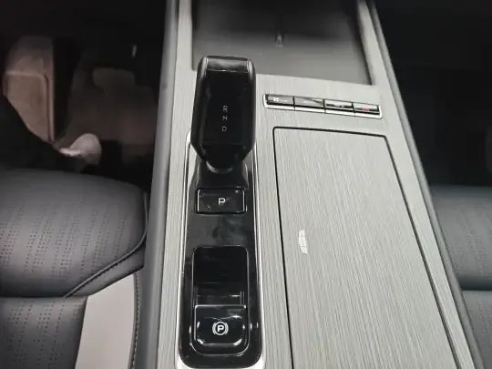 Geely Auto FX11 2024 (10800 км)