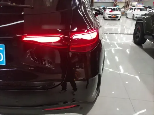 Mercedes-Benz GLC 2024 (13500 км)