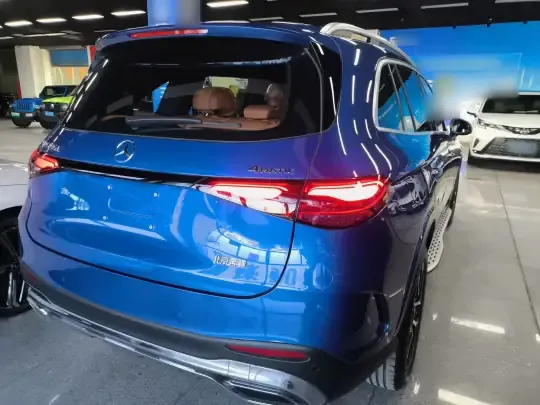 Mercedes-Benz GLC 2024 (100 км)