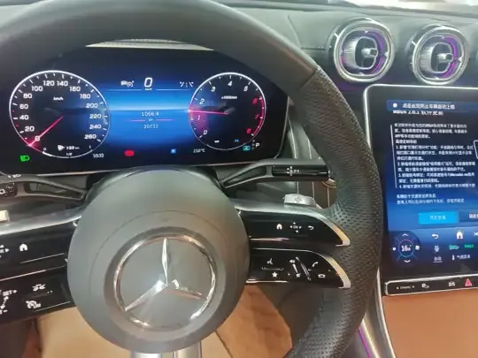 Mercedes-Benz GLC 2024 (20700 км)