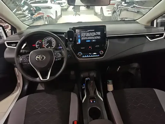 Toyota Corolla 2024 (10200 км)