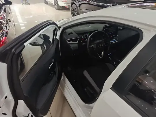 Toyota Corolla 2024 (10200 км)