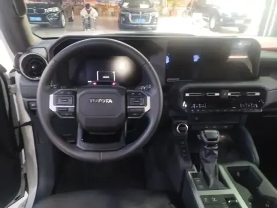 Toyota Prado 2024 (24100 км)