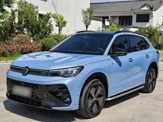 Volkswagen Tiguan L 2024 (4300 км)