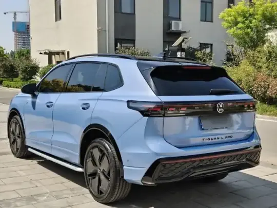 Volkswagen Tiguan L 2024 (4300 км)