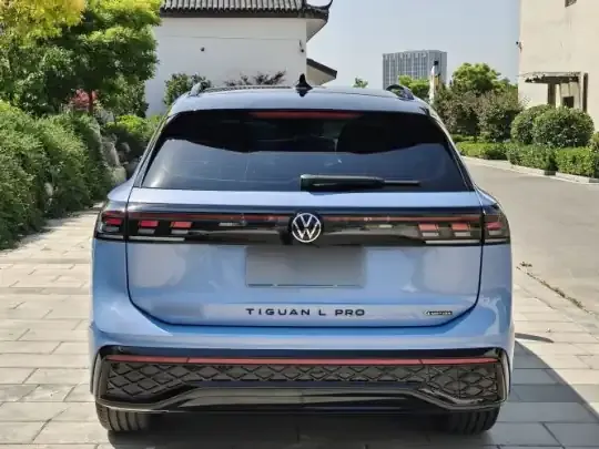 Volkswagen Tiguan L 2024 (4300 км)