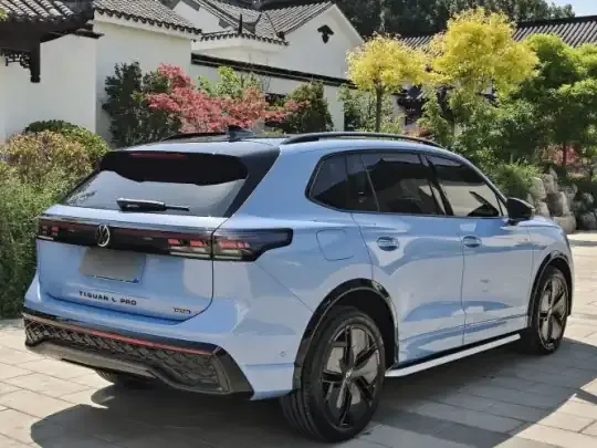 Volkswagen Tiguan L 2024 (4300 км)