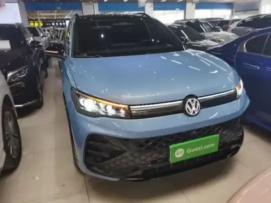 Volkswagen Tiguan L 2024 (4300 км)