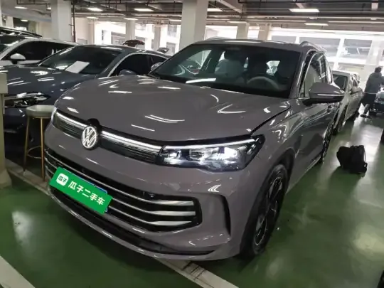 Volkswagen Tiguan L 2024 (2200 км)