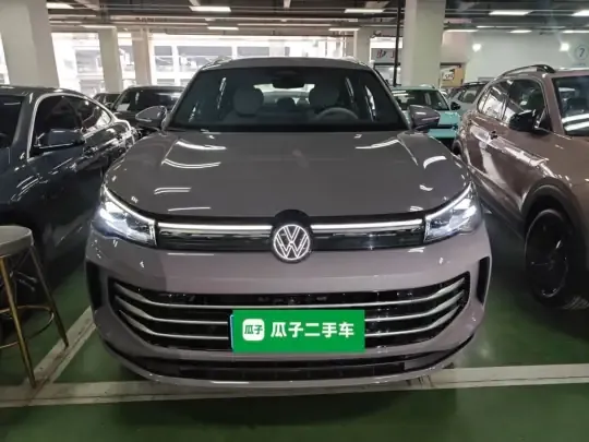 Volkswagen Tiguan L 2024 (2200 км)