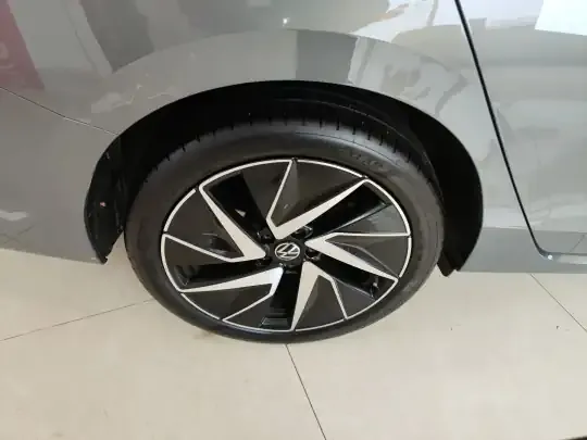 Volkswagen Magotan 2024 (18000 км)
