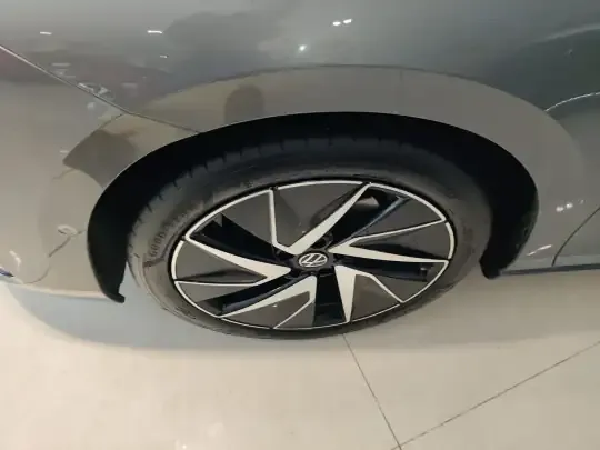 Volkswagen Magotan 2024 (18000 км)