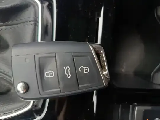 Volkswagen Tharu 2025 (14800 км)