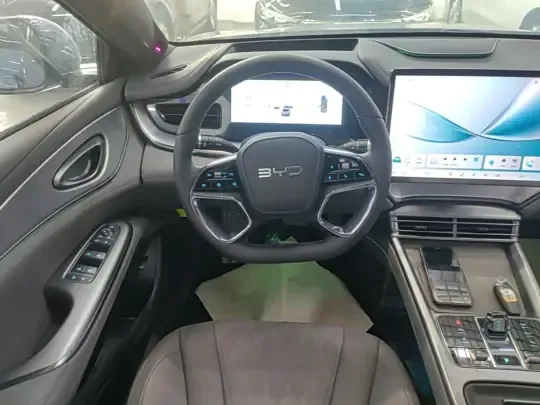 BYD Seal 07 DM-i 2025 (100 км)