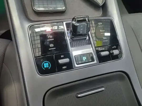 BYD Seal 07 DM-i 2025 (100 км)