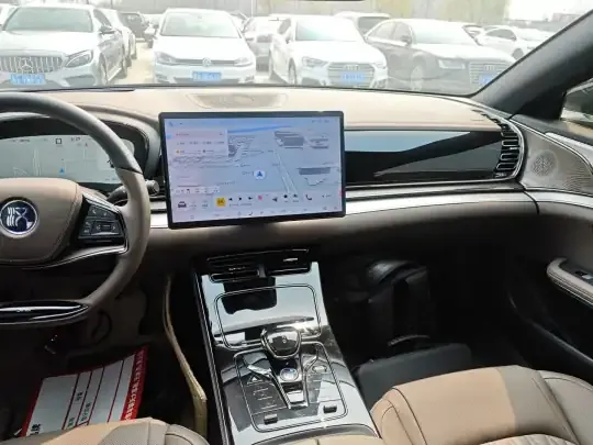 BYD Han 2025 (13500 км)