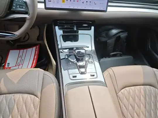 BYD Han 2025 (13500 км)