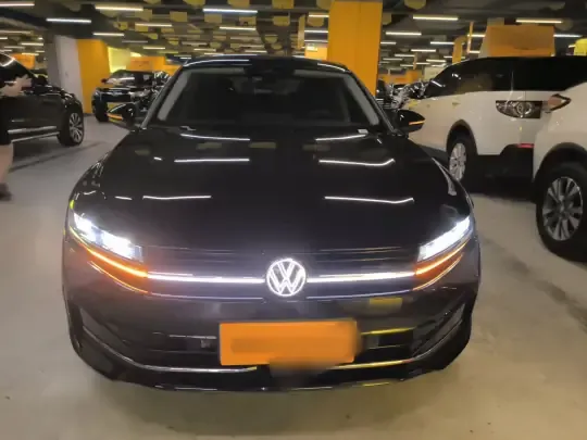 Volkswagen Magotan 2024 (12000 км)