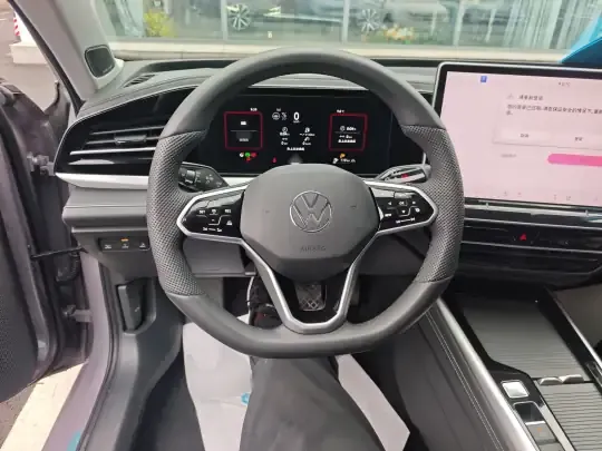 Volkswagen Passat 2025 (2400 км)
