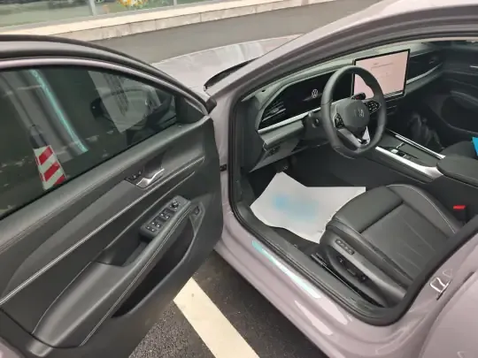 Volkswagen Passat 2025 (2400 км)