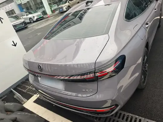 Volkswagen Passat 2025 (2400 км)
