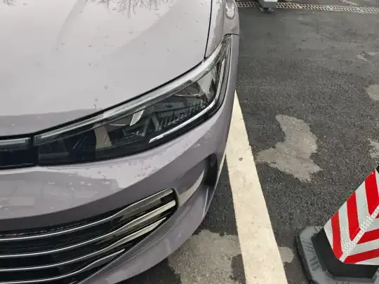 Volkswagen Passat 2025 (2400 км)