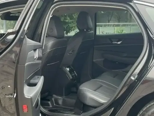 Volkswagen Passat 2025 (15200 км)