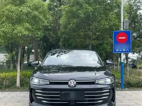 Volkswagen Passat 2025 (15200 км)